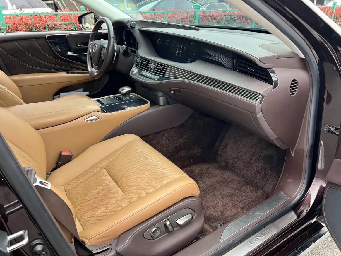 Lexus LS 2020 500h Excellence (China VI) фото 5