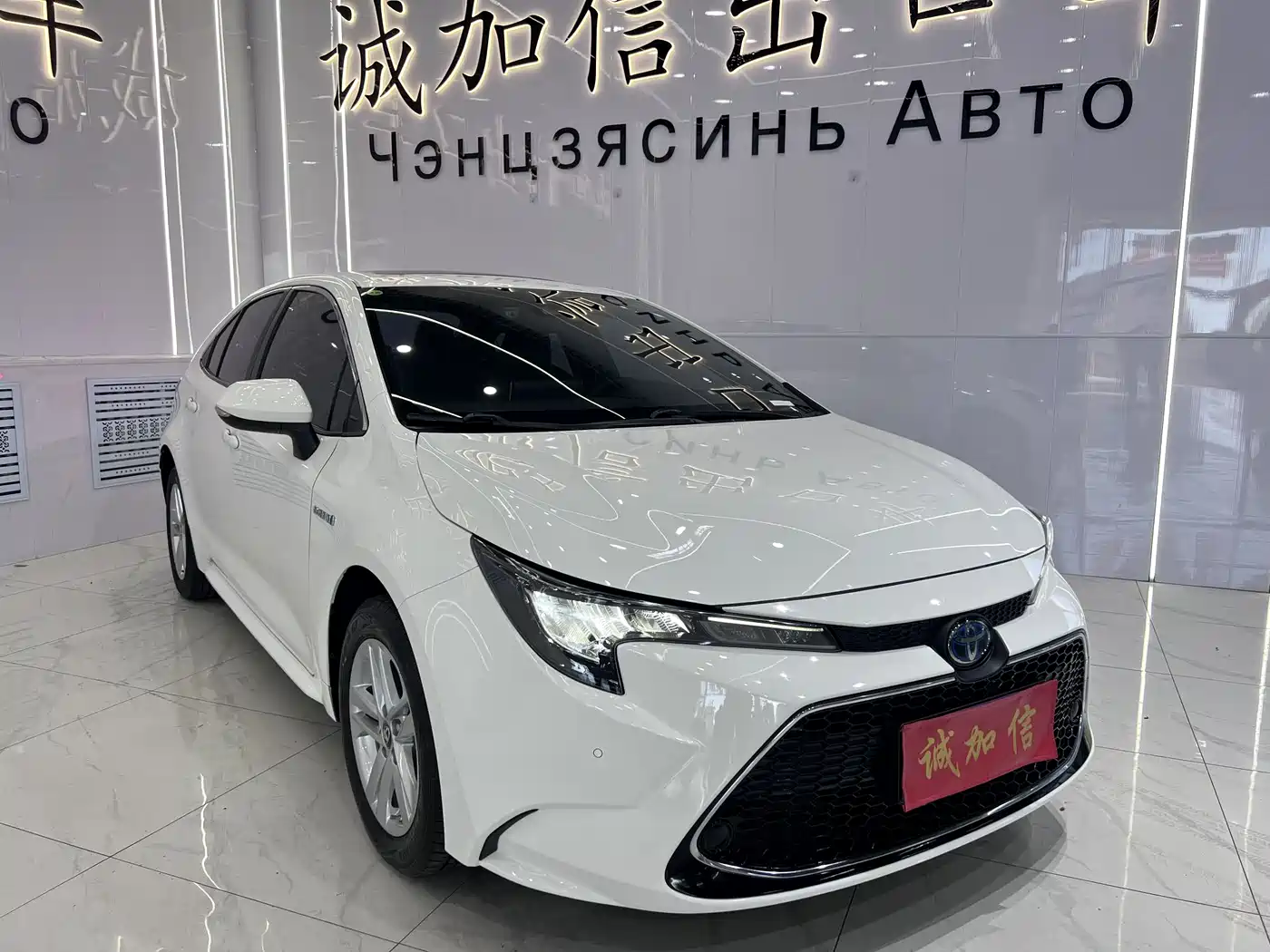 Toyota Levin 2021 Dual Engine 1.8H E-CVT Luxury Edition фото 3