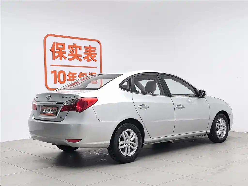 Hyundai Elantra 2011 1.6L Automatic Luxury фото 2
