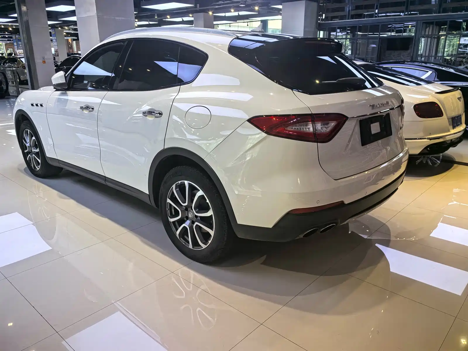 Photo 8 - Maserati Levante