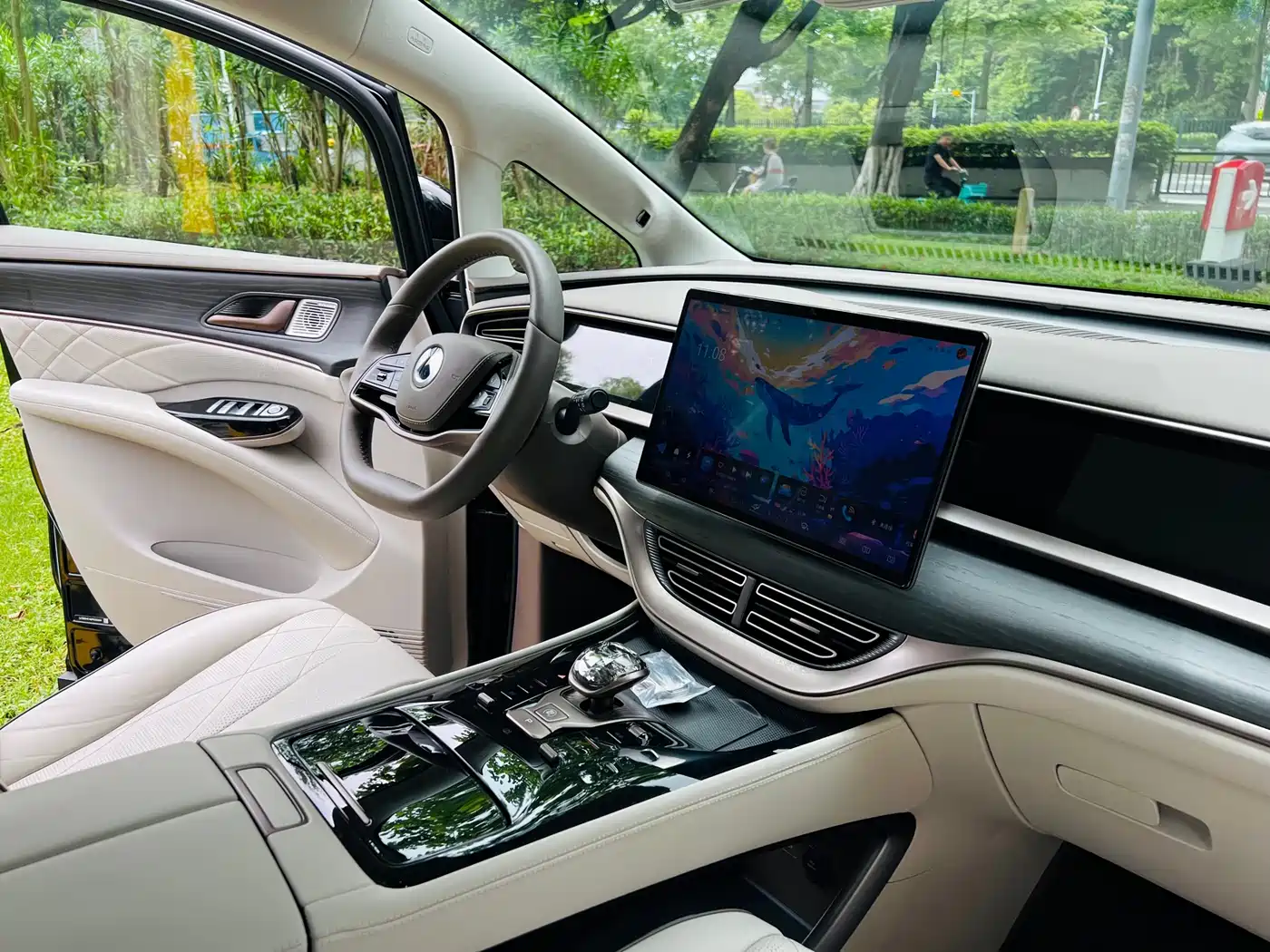 Denza D9 2022 DM-i 970 AWD Flagship фото 13