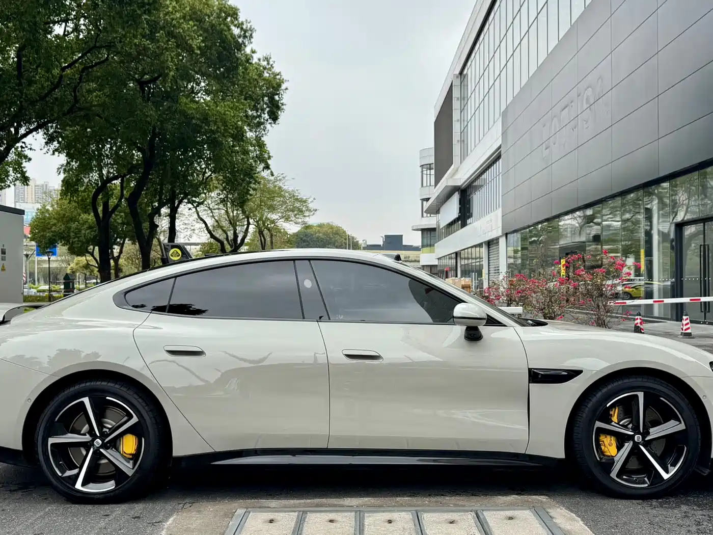 XIAOMI CAR XIAOMI SU7