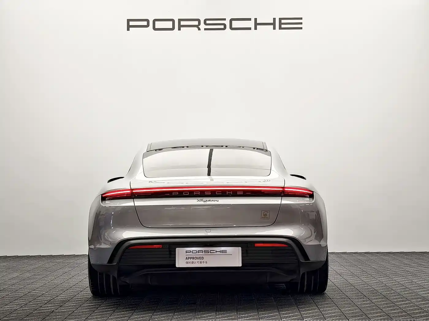 Porsche Taycan фото 7