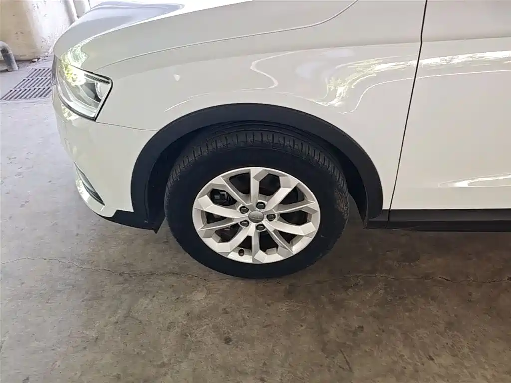 Audi Q3 2018 30th Anniversary Edition 30 TFSI Standard фото 23
