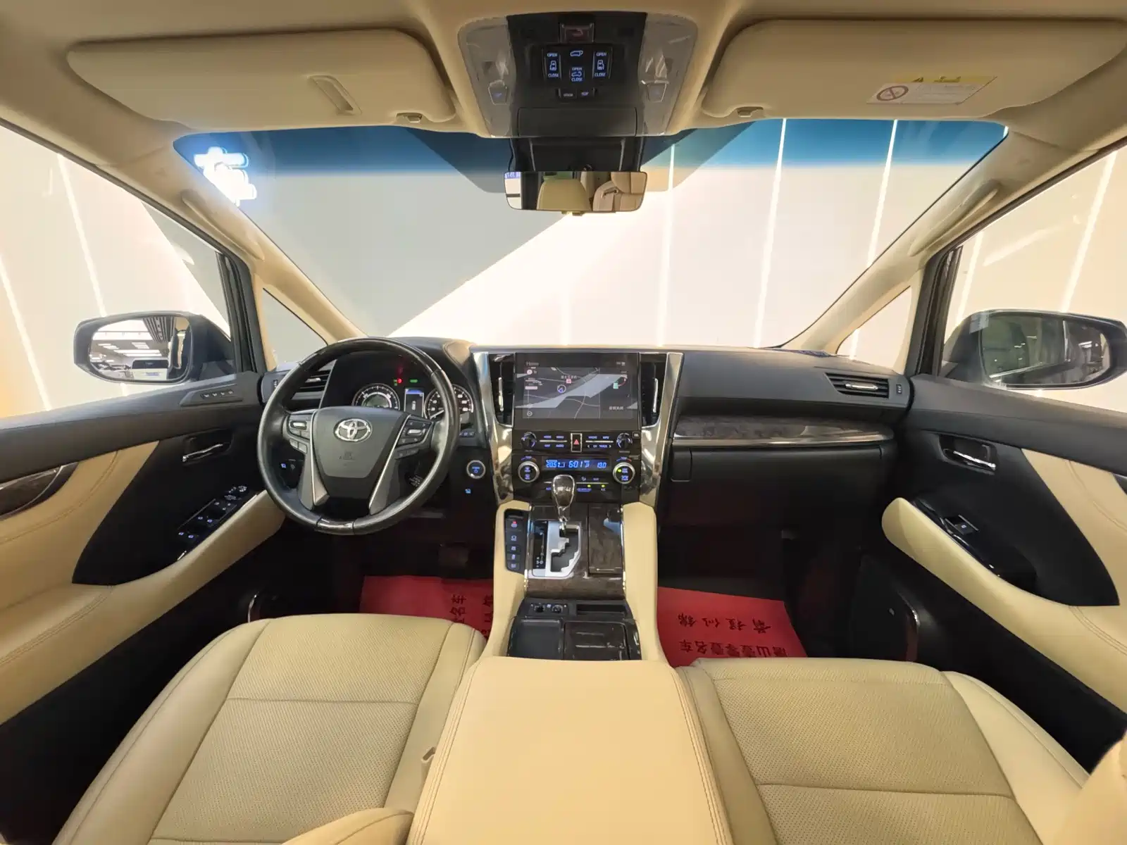 Фото 24 - Toyota Vellfire