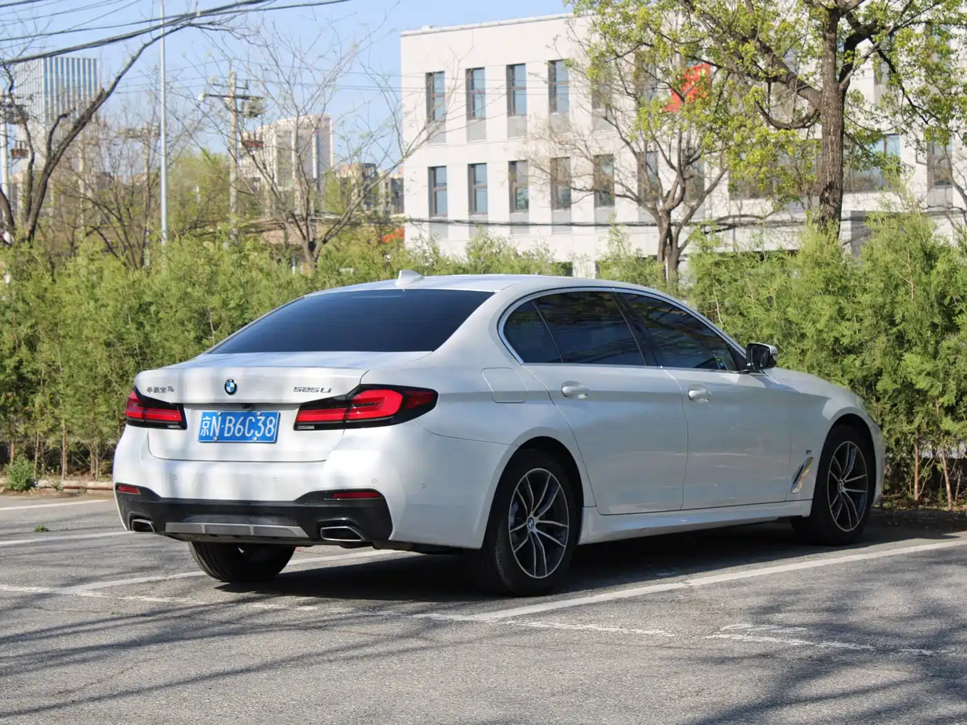 BMW 5 SERIES