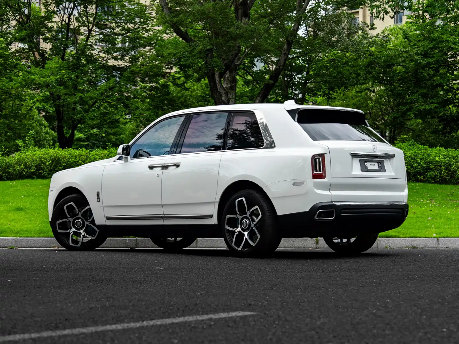 Фото 18 - Rolls-Royce Cullinan