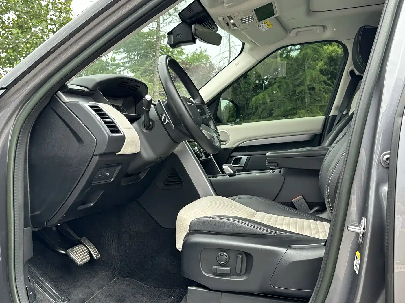Land Rover Discovery 2023 360PS R-Dynamic SE фото 8