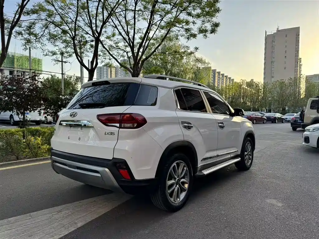 Hyundai Beijing Hyundai ix35 2018 2.0L Automatic 2WD Zhiyong·Enjoyment Edition фото 13