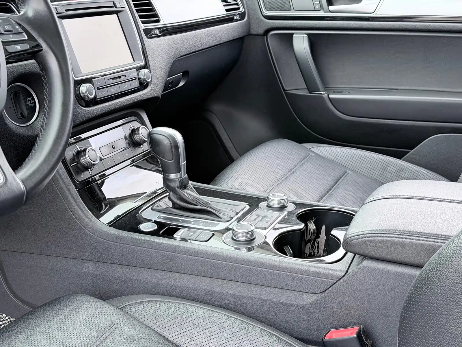 Фото 11 - Volkswagen Touareg
