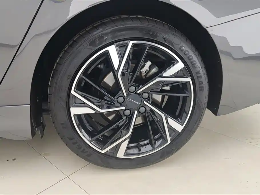 Lynk & Co 03 2023 1.5TD DCT Power Pro фото 6