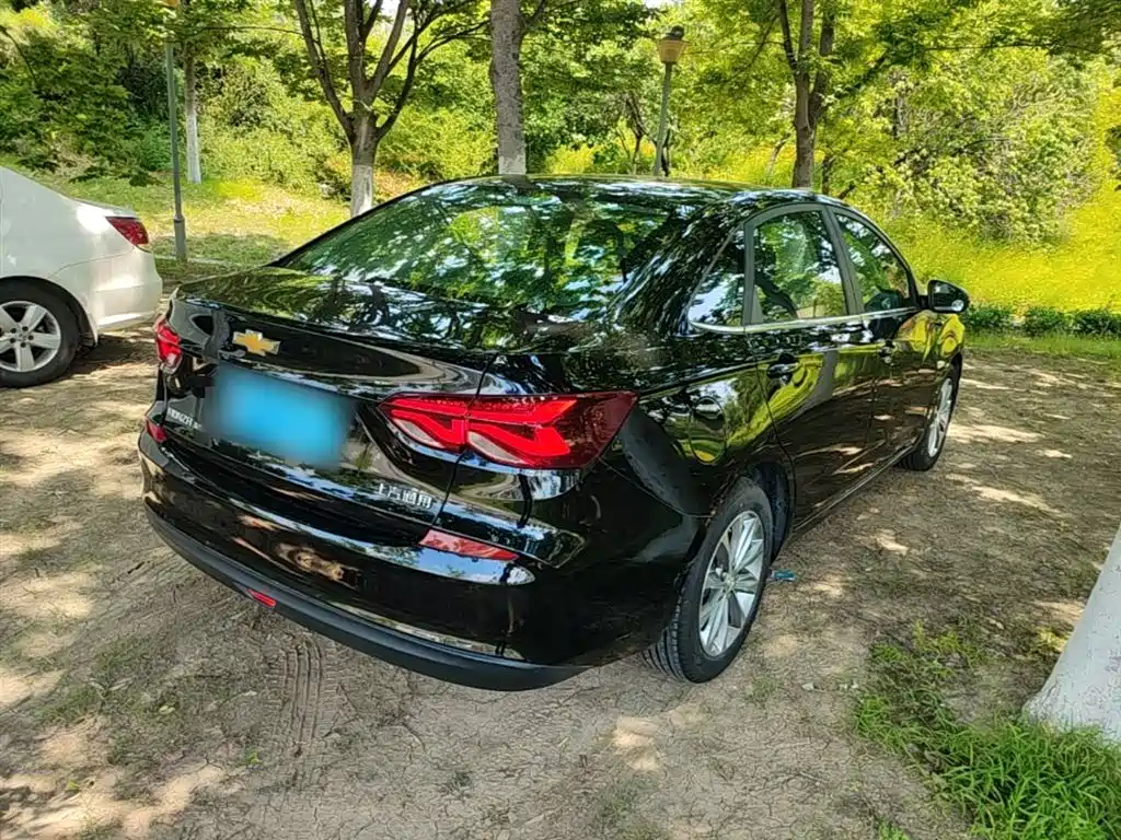 CHEVROLET CRUZE