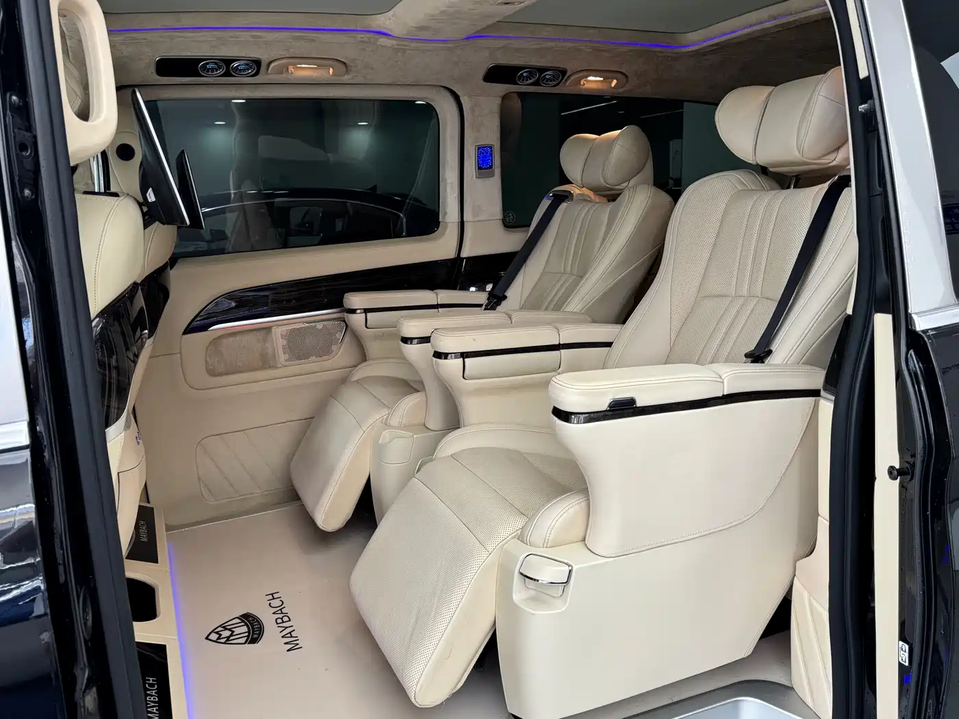 Mercedes-Benz V-Class 2021 V 260 L Long Wheelbase Luxury Edition фото 5