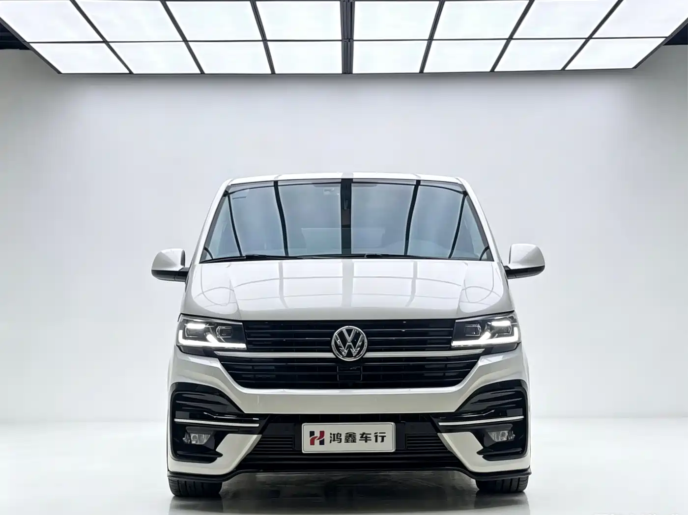 Volkswagen Multivan 2018 2.0TSI 4WD Premium Edition 7-Seater фото 2