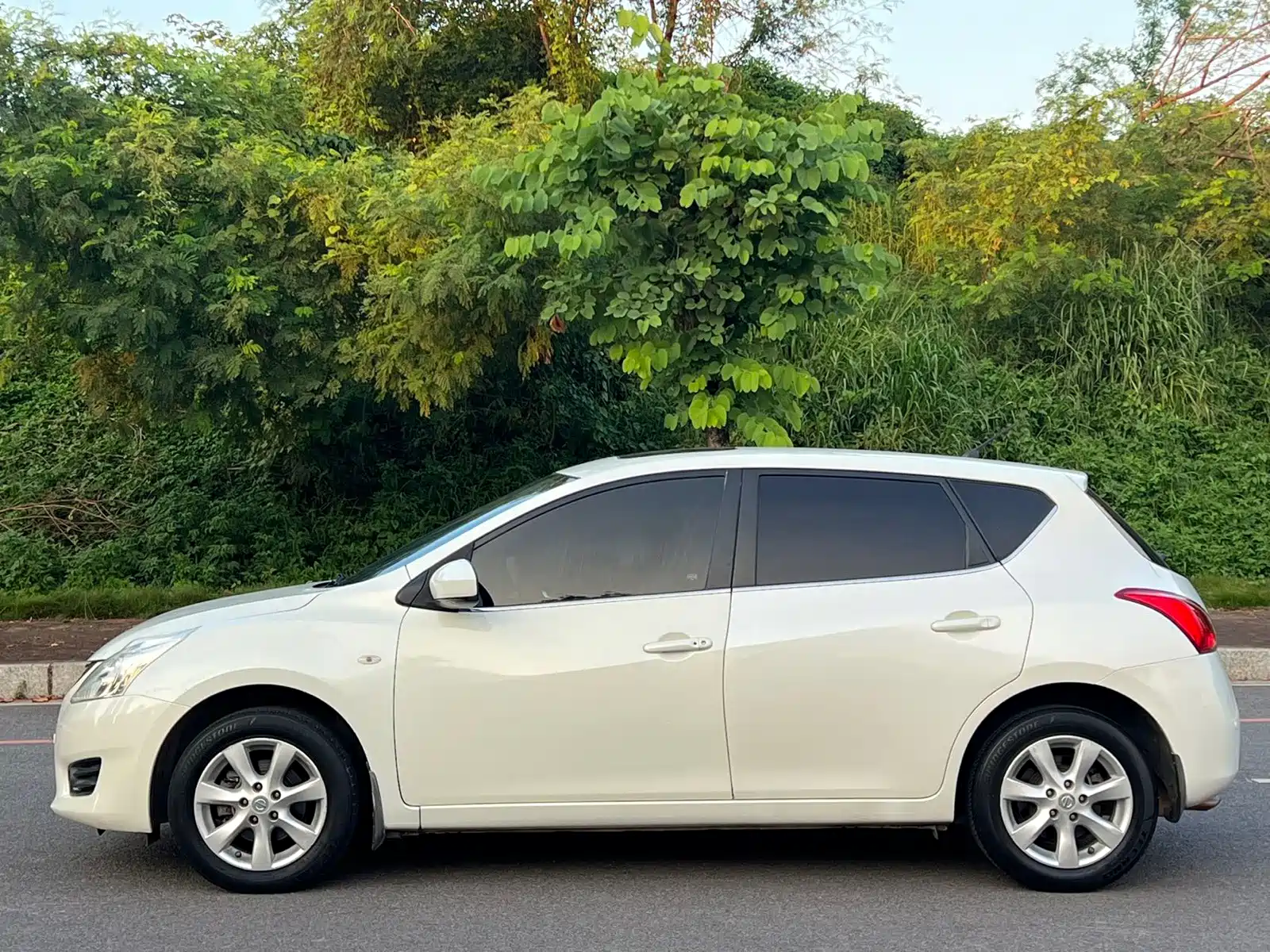صورة 4 - Nissan Tiida