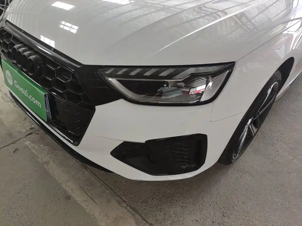 Audi A4L 2025 2025 2 Million Celebration Edition 40 TFSI Luxury Dynamic