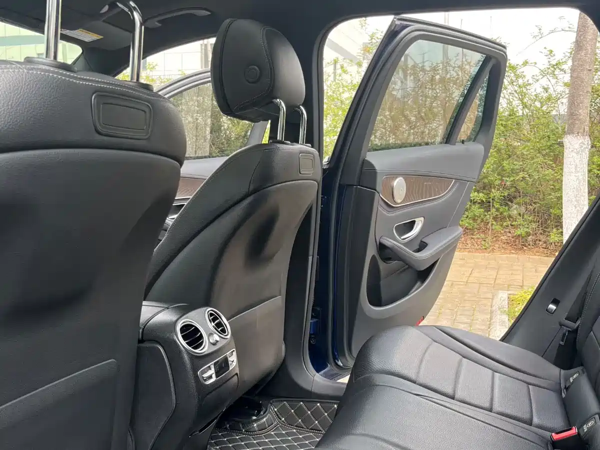 Mercedes-Benz GLC 2017 GLC 300 4MATIC Dynamic фото 6