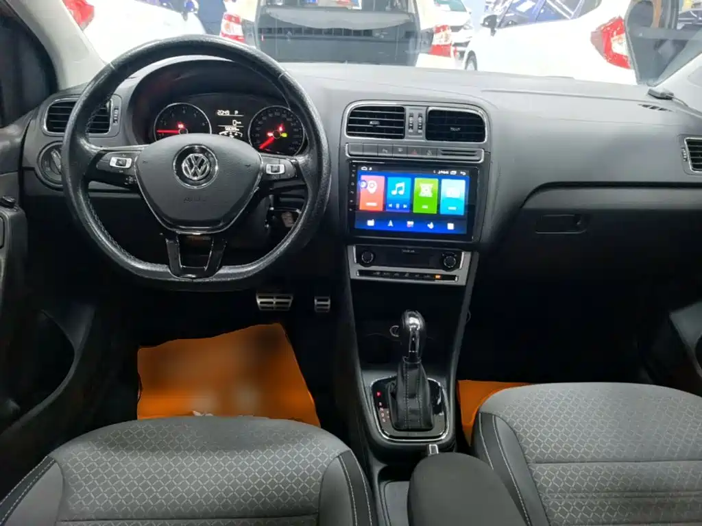 Volkswagen Polo 2016 2016 1.6L Cross Polo Automatic