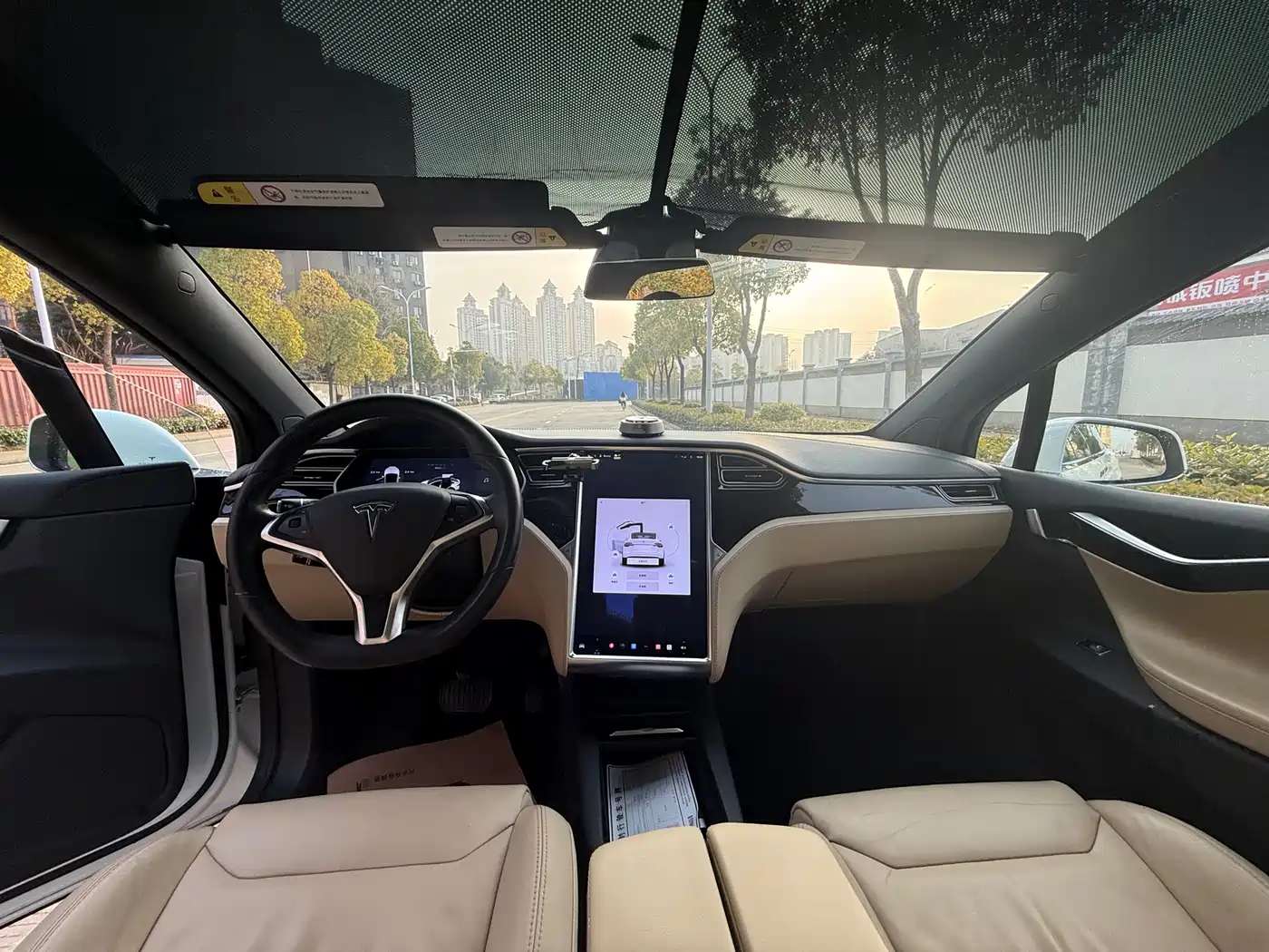 TESLA MODEL X