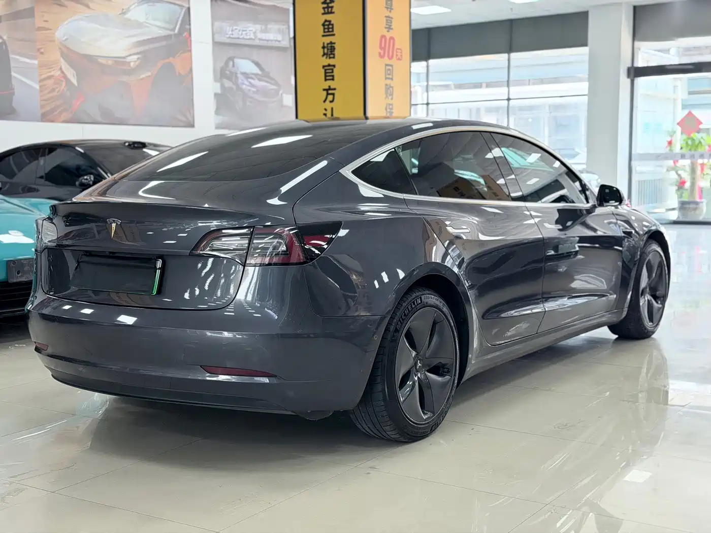 Фото 6 - Tesla Model 3