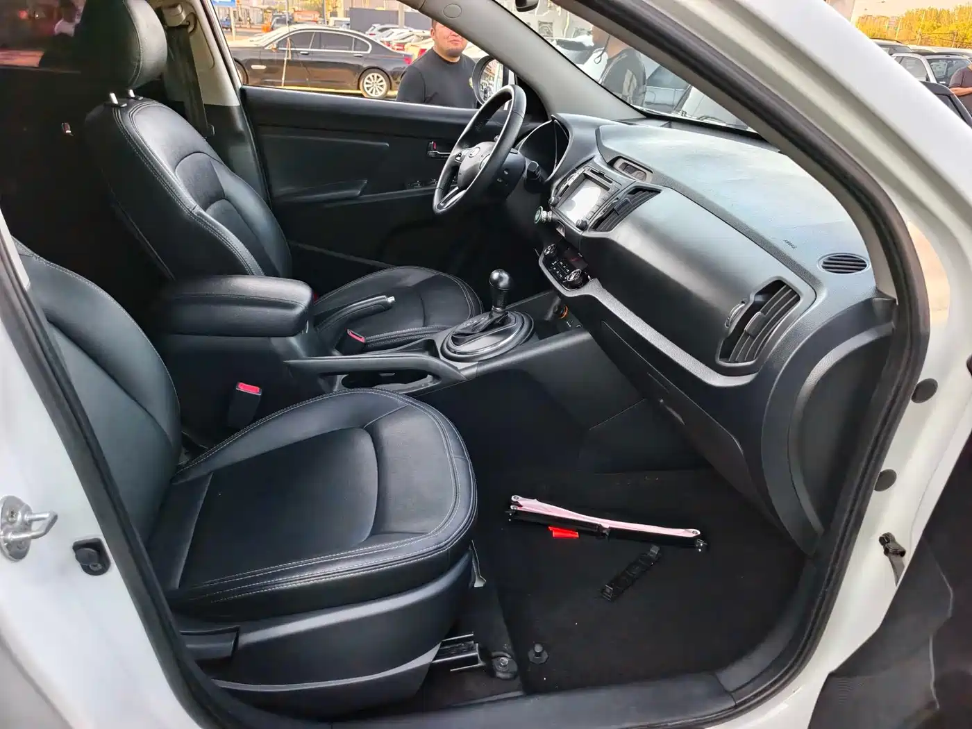 Kia Sportage 2012 2.0L Automatic 2WD NAVI Edition фото 16