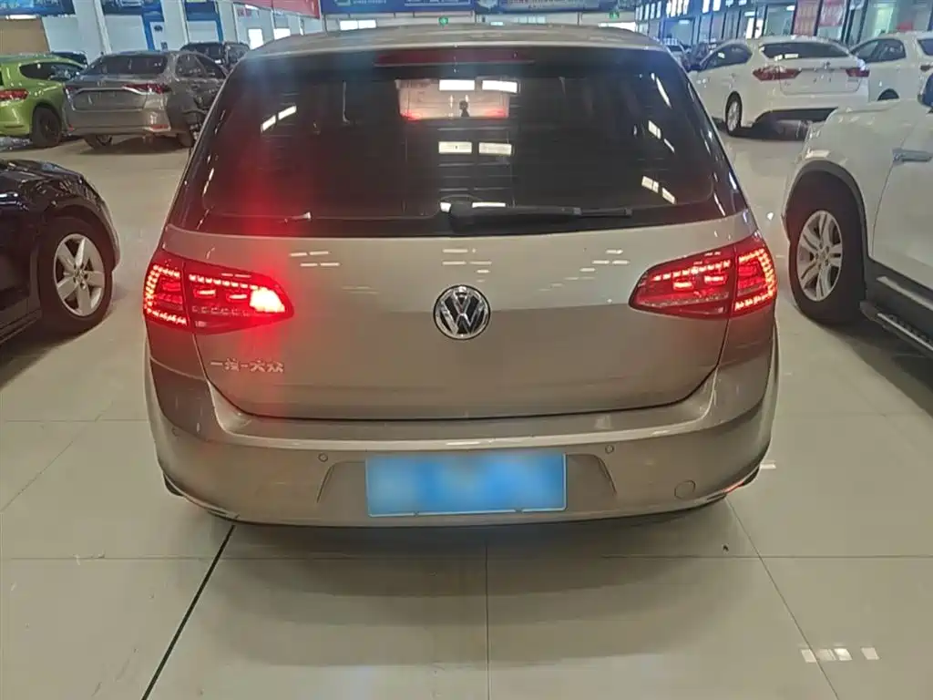 Volkswagen Golf 2016 1.6L Automatic Fashion фото 6