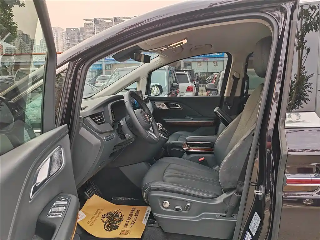 Hongqi HQ9 2023 2.0T Smart Connect Flag Smooth Edition фото 6