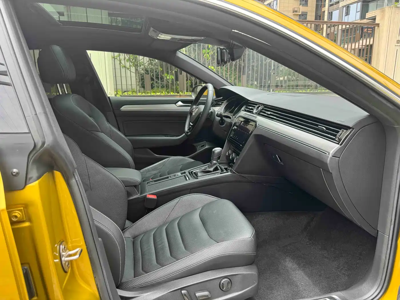 Volkswagen FAW-Volkswagen CC 2019 330TSI Charm Edition China VI фото 17