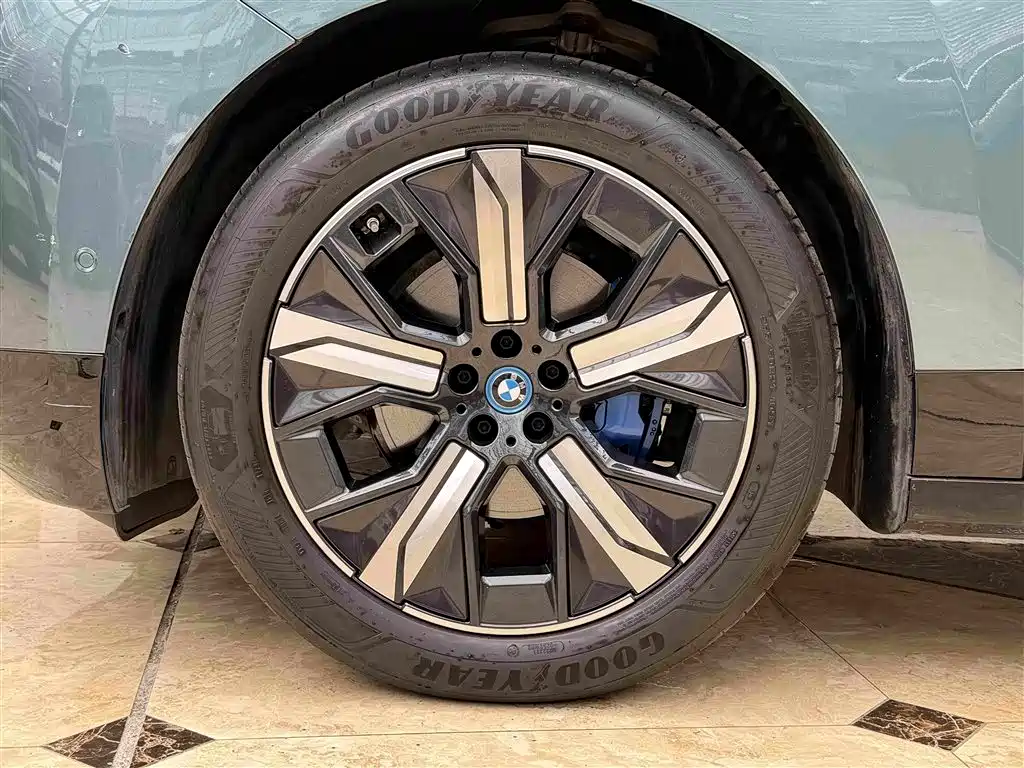 BMW iX 2024 2023 xDrive40