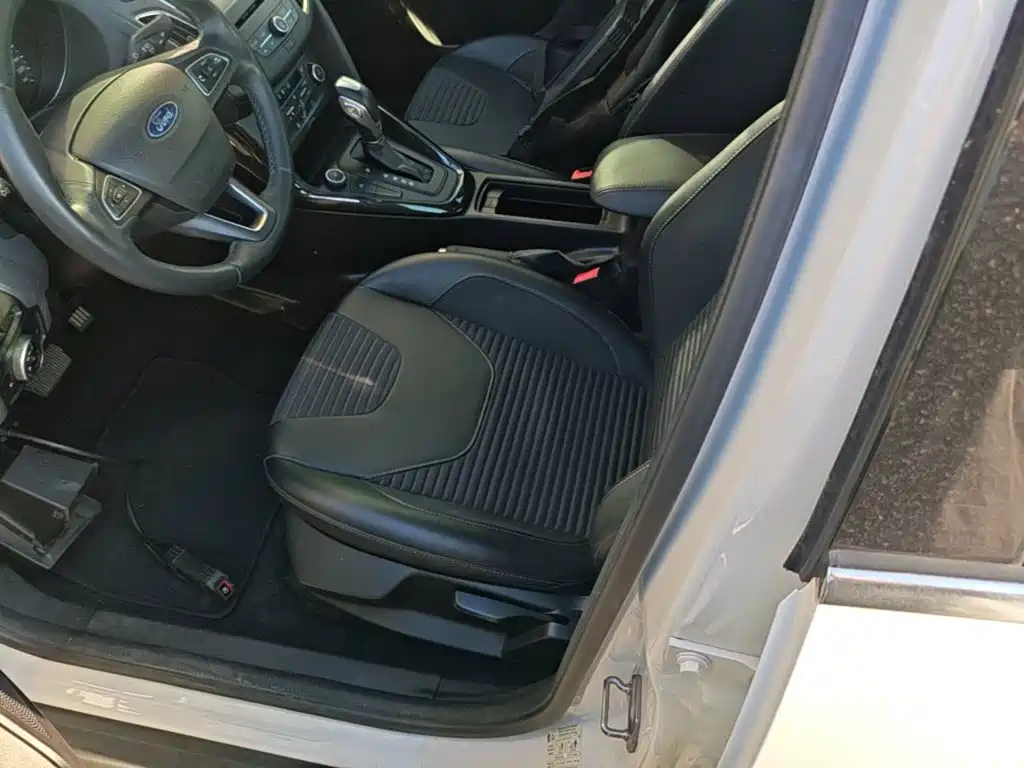 Photo 15 - Ford Focus