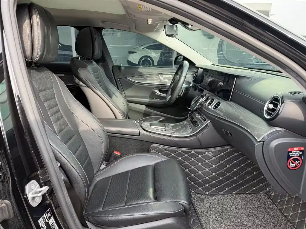 Mercedes-Benz E-Class 2022 E 260 L Sport фото 13