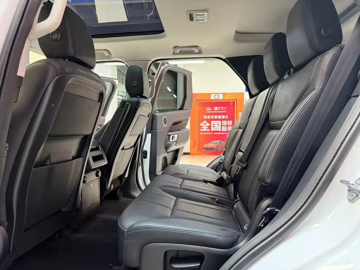 Land Rover Discovery 2018 3.0 SC V6 SE фото 14