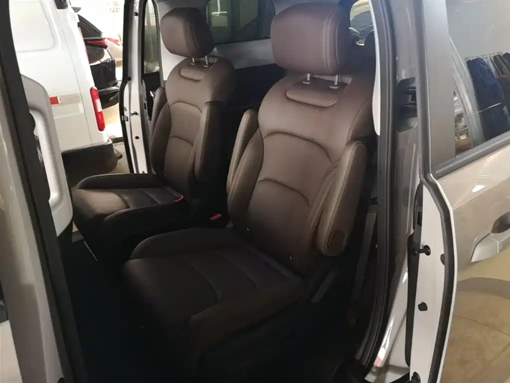 Wuling Motors Xingguang 730 New Energy 2025 2025 Model Plug-in Hybrid Base Version