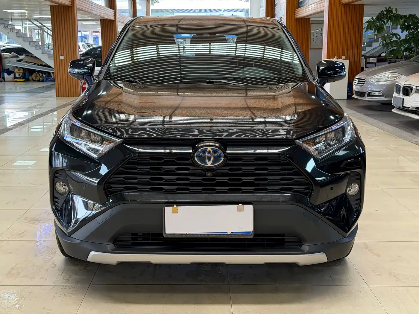 Toyota RAV4 Rongfang 2022 Hybrid 2.5L E-CVT 4WD Elite Plus Edition фото 2