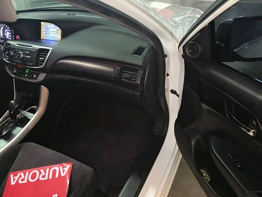 صورة 12 - Honda Accord