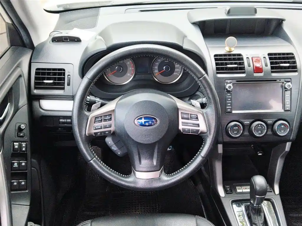 Subaru Forester 2013 2.5i Automatic Premium Edition фото 7