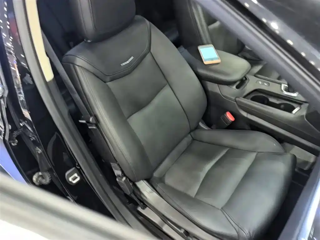 Cadillac XT5 2016 25T Luxury Model фото 25