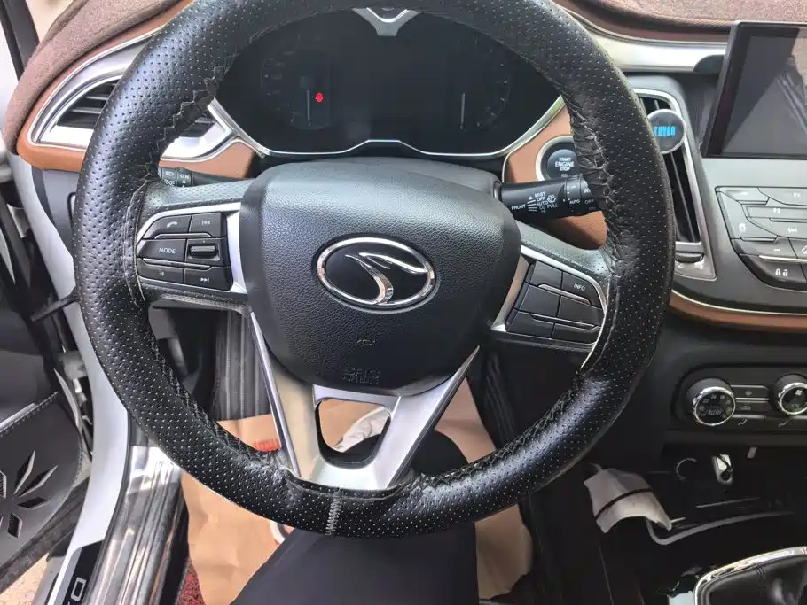 Soueast DX7 2016 2016 1.5T Manual Triumph Edition