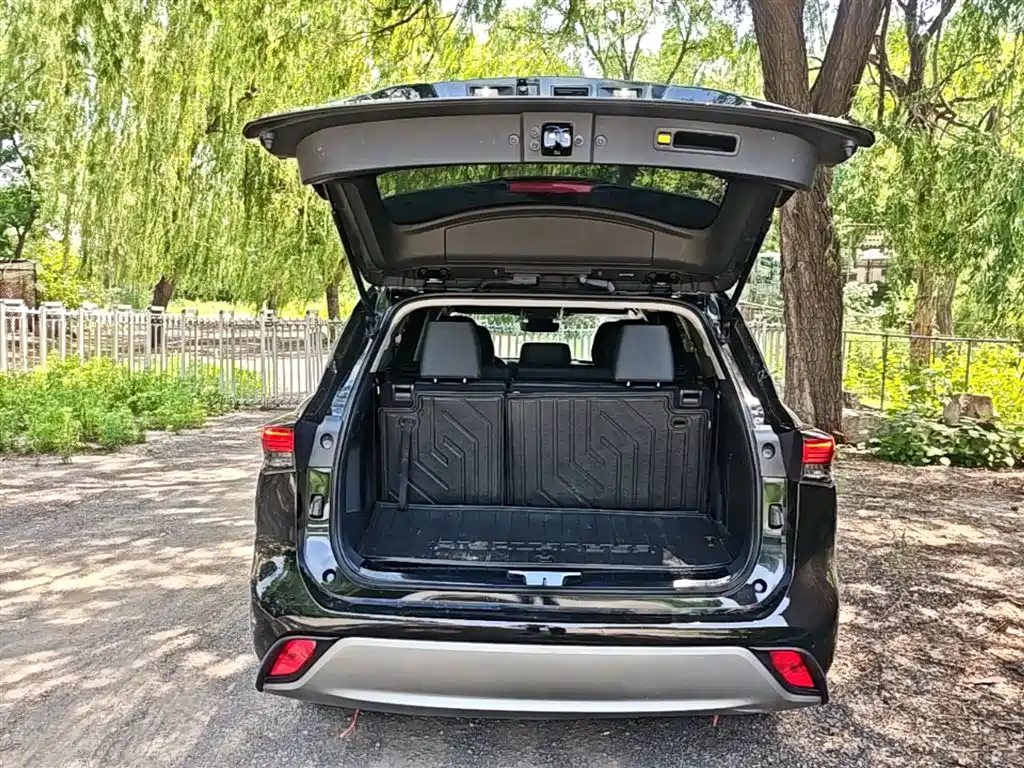 Toyota Highlander 2022 380T 4WD Luxury 7-Seater фото 19