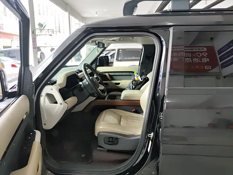 Land Rover Defender 2020 Model 110 P400 HSE фото 5