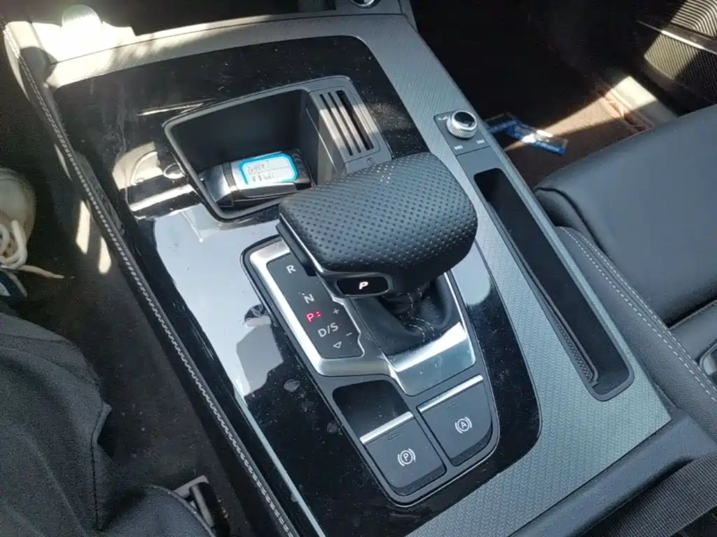 Audi Q5L 2024 Model 45 TFSI Luxury Dynamic фото 21