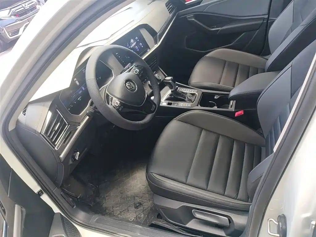 Volkswagen Sagitar 2021 280TSI DSG Surpassing Edition фото 15