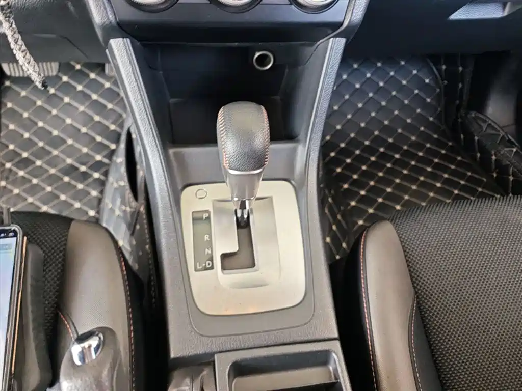 Subaru XV 2016 Model 2.0i Comfort Navigation Edition фото 14