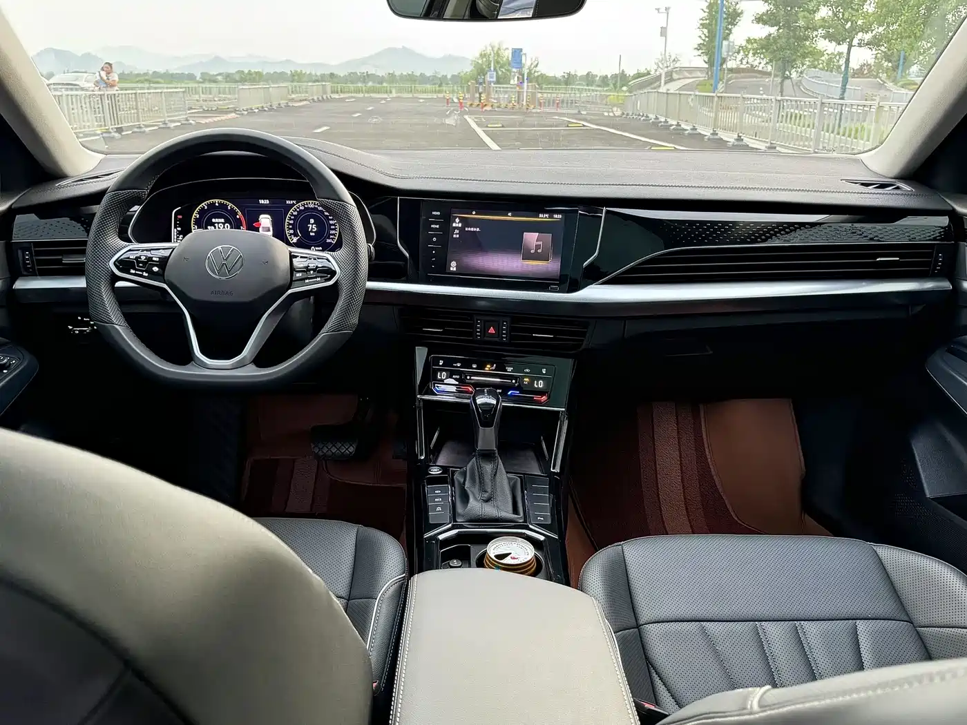 Volkswagen Passat 2023 330TSI Elite Edition фото 6