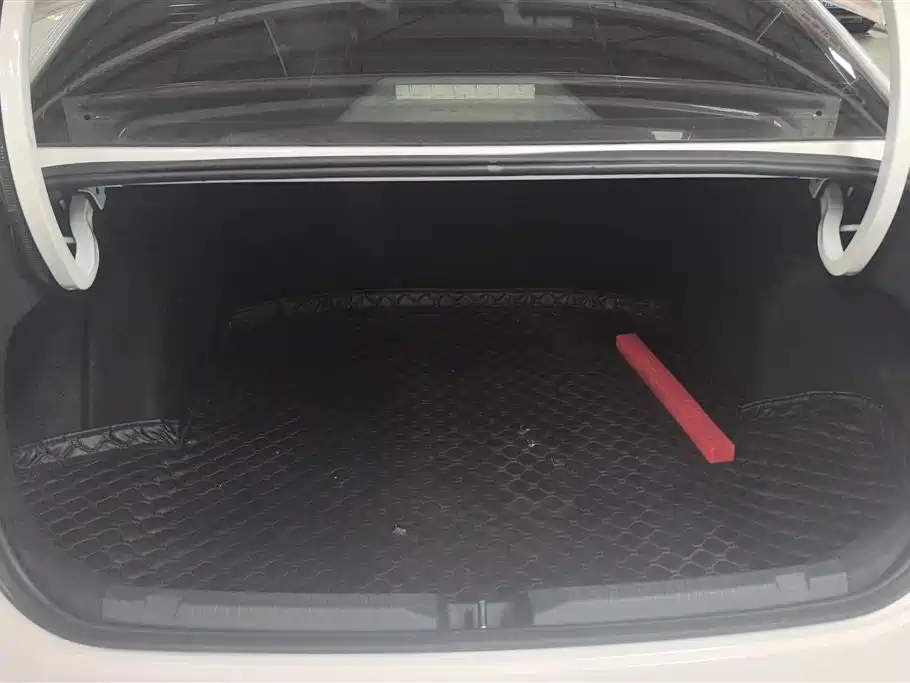 Volkswagen Lavida 2019 1.5L Automatic Comfort Edition China VI фото 4