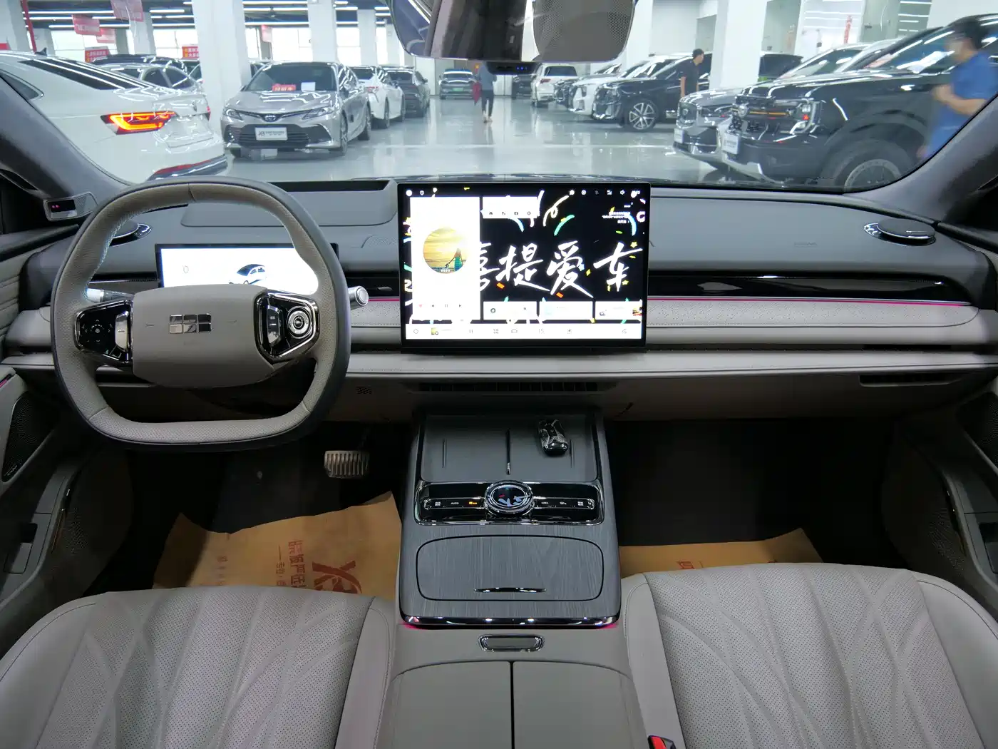 Geely Galaxy Galaxy Xingyao 8 2025 130km EM-P Starship Edition фото 11