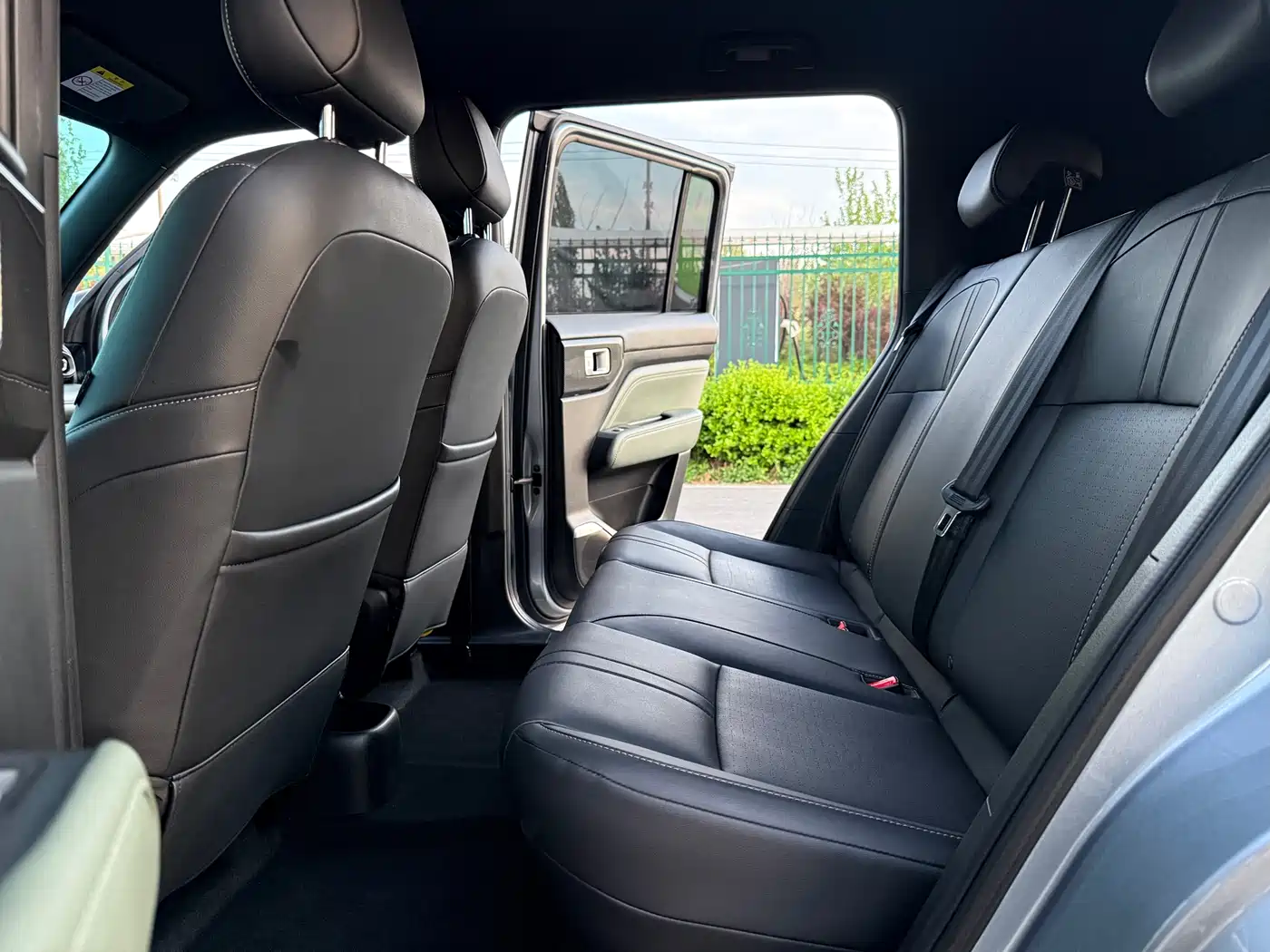 BAOJUN YUE ALSO PLUS