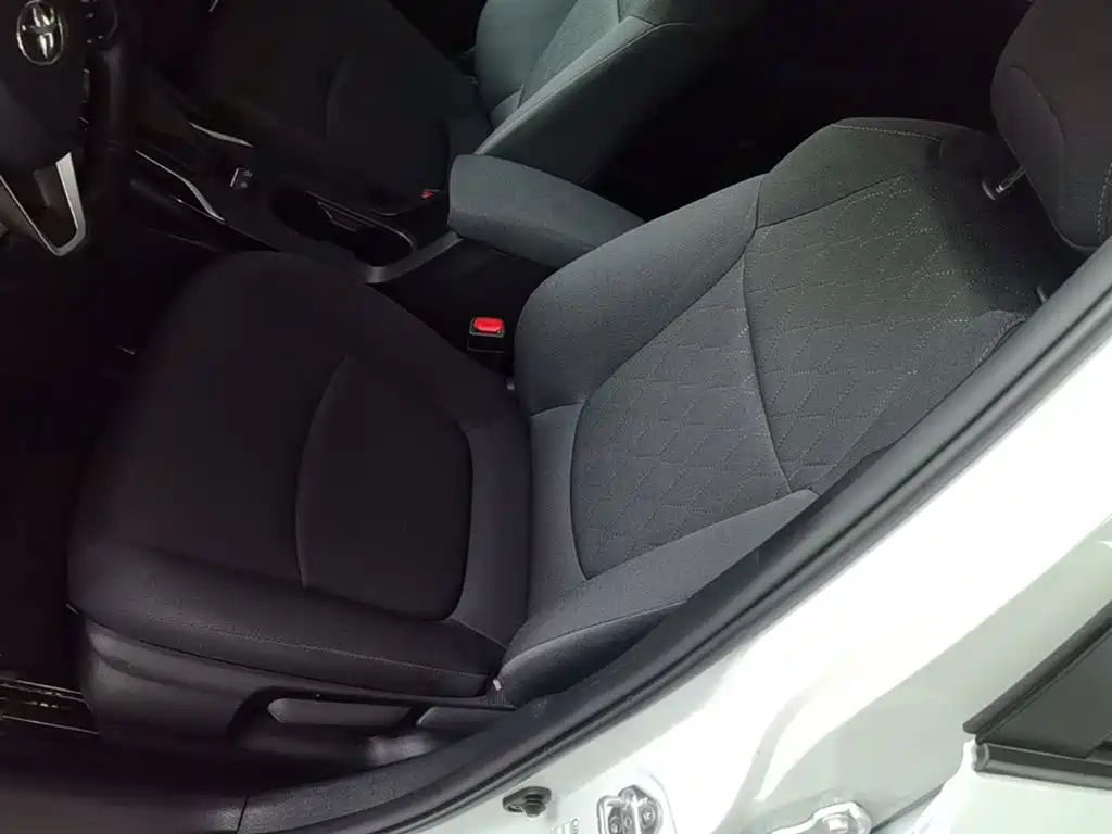 Toyota Corolla 2022 Hybrid 1.8L E-CVT Pioneer Edition фото 15