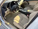Фото 9 - Lexus IS