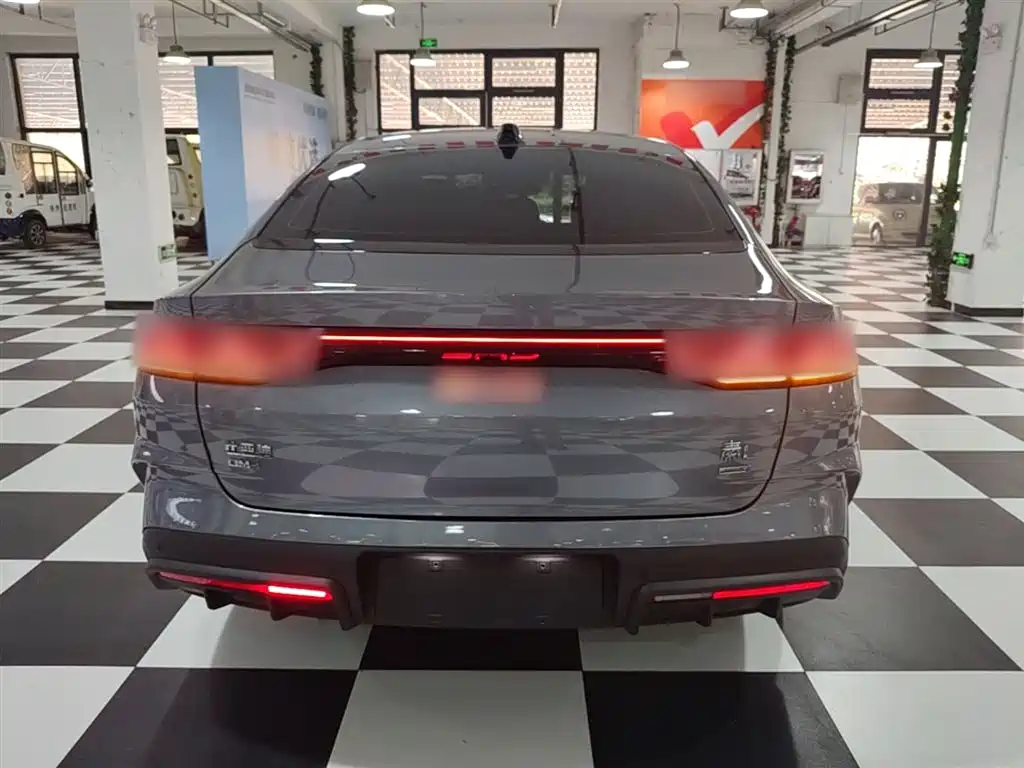 BYD Qin L 2025 DM-i Smart Drive Edition 80KM Leading фото 4